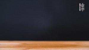 老豆腐切小塊。