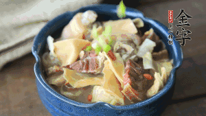 加翠綠的蔥花點綴一下就可以啦。