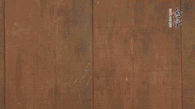 老豆腐切成塊。