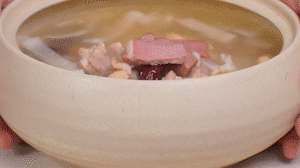 出鍋前5分鐘加鹽調(diào)味。