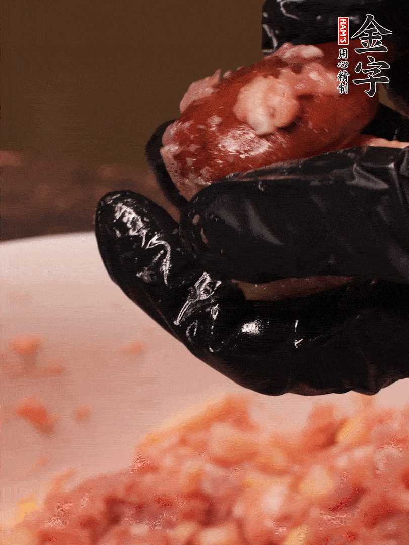 攪拌上勁，15g食用油，再攪拌一下，分成30g小圓球，冰凍1小時