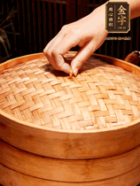 麻辣香腸蒸10分鐘，切成片，蒜苗切斜段，姜蒜干辣椒小米椒切碎